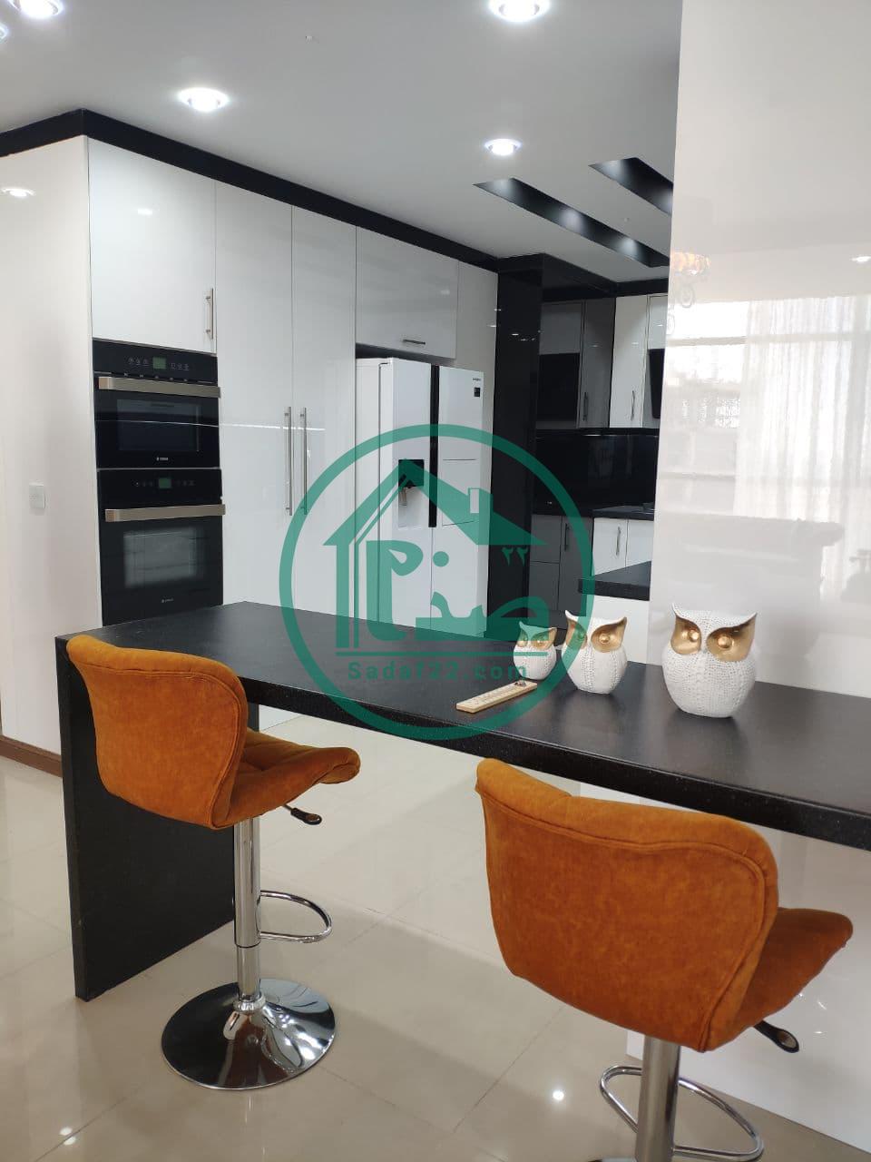 آشپزخانه برج تریتیوم دریاچه چیتگر